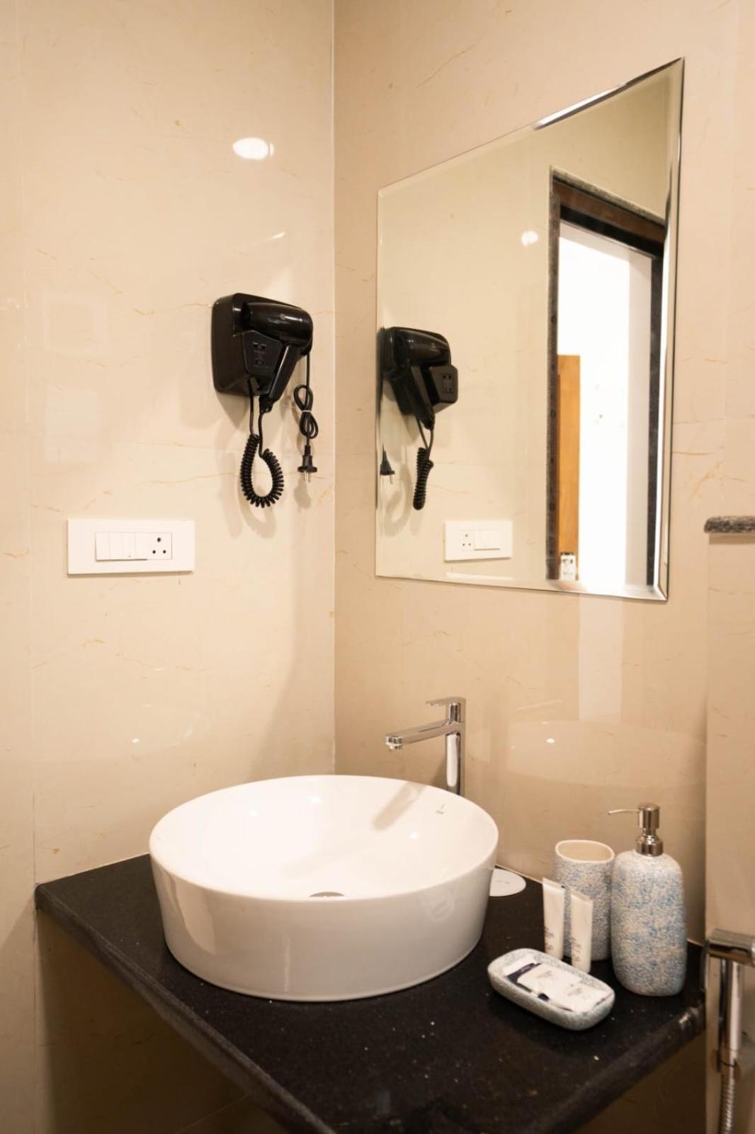 Mistral By The Sea Aparthotel Benaulim Room photo